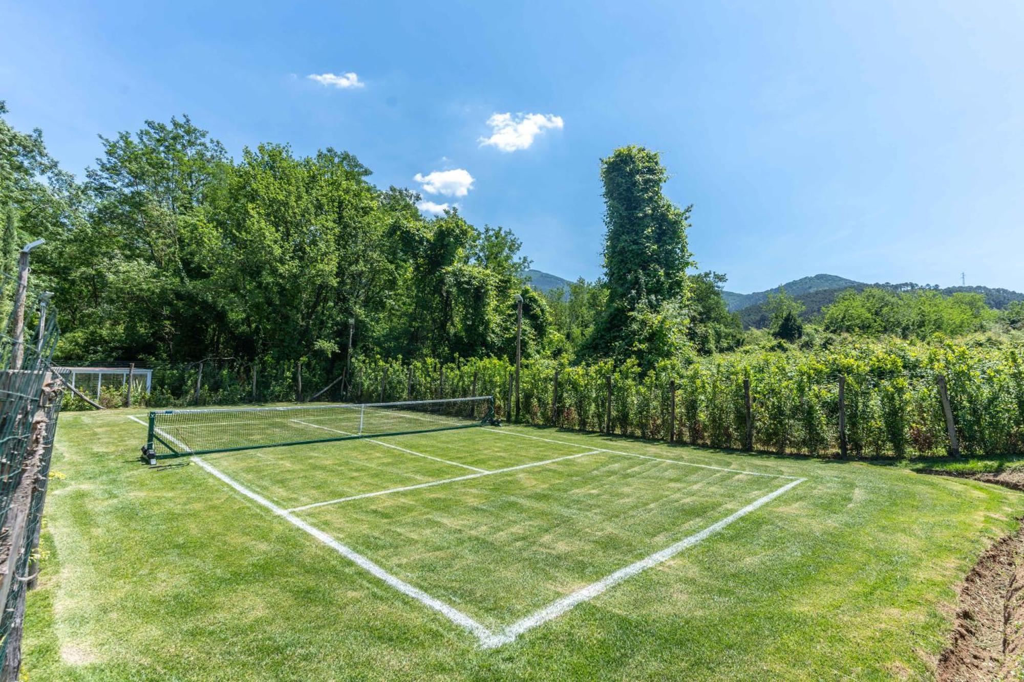 Villa Vittoria - Lusso Con Piscina, Tennis, Jacuzzi E Palestra Lucca Ngoại thất bức ảnh